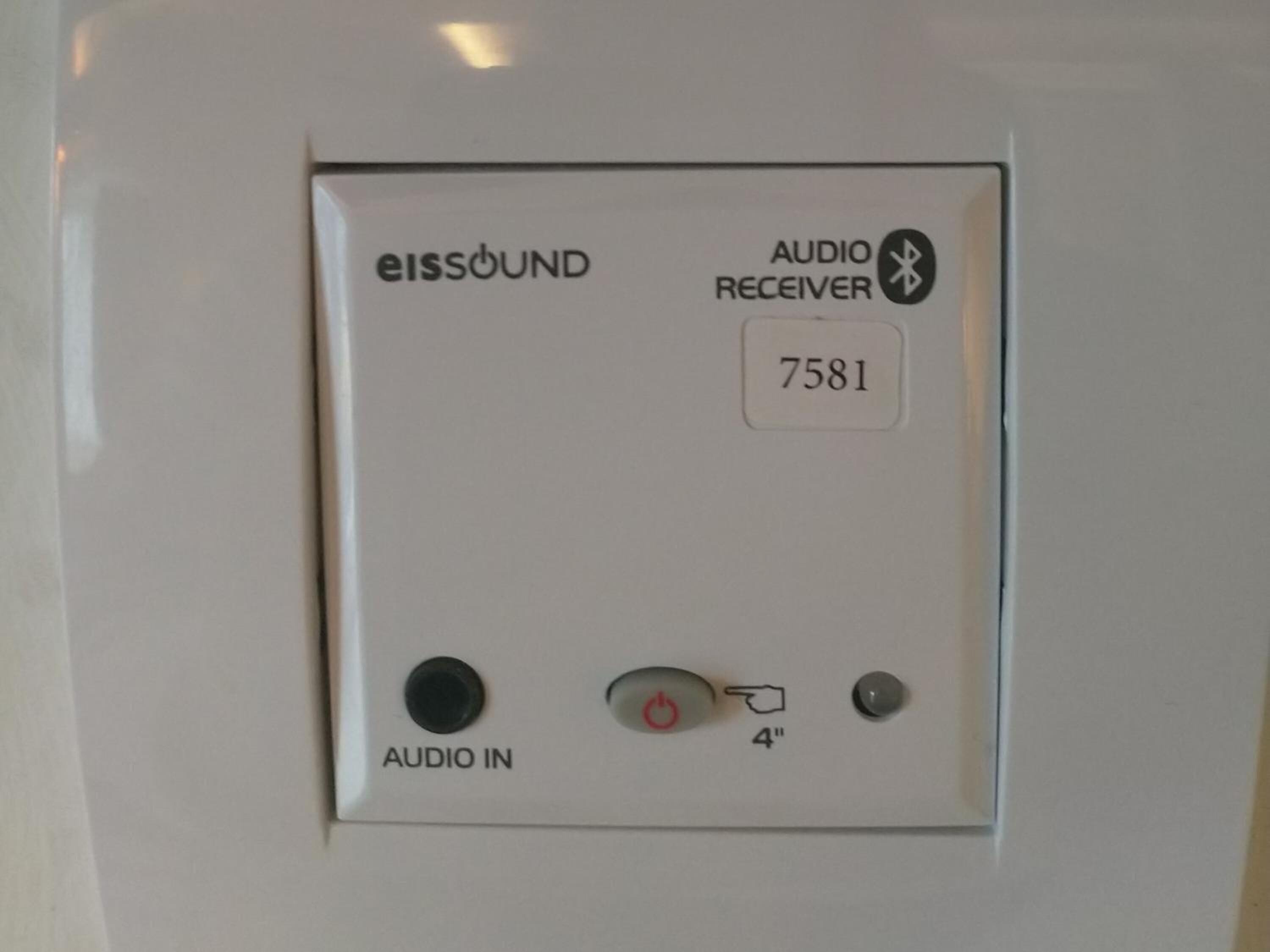 A control panel with 'eissound' branding, an 'Audio Receiver' label, and a model number '7581'.