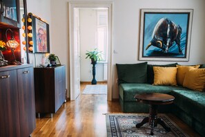 Deluxe Apartment | Living room