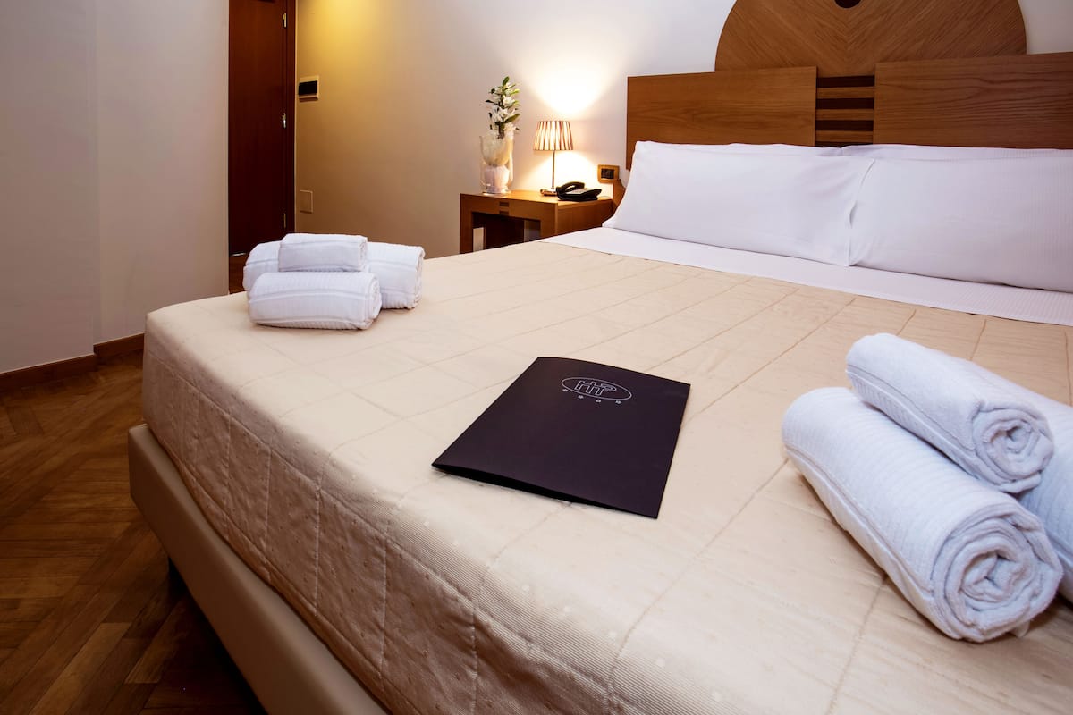 Frette Italian sheets, premium bedding, down comforters, pillowtop beds