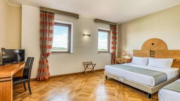 Comfort-Vierbettzimmer | Italienische Bettbezüge von Frette, hochwertige Bettwaren