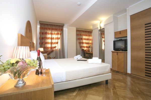 Deluxe Double Room | Frette Italian sheets, premium bedding, down duvets, pillow-top beds