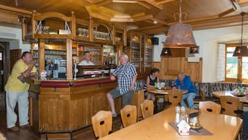 Bar (en la propiedad)