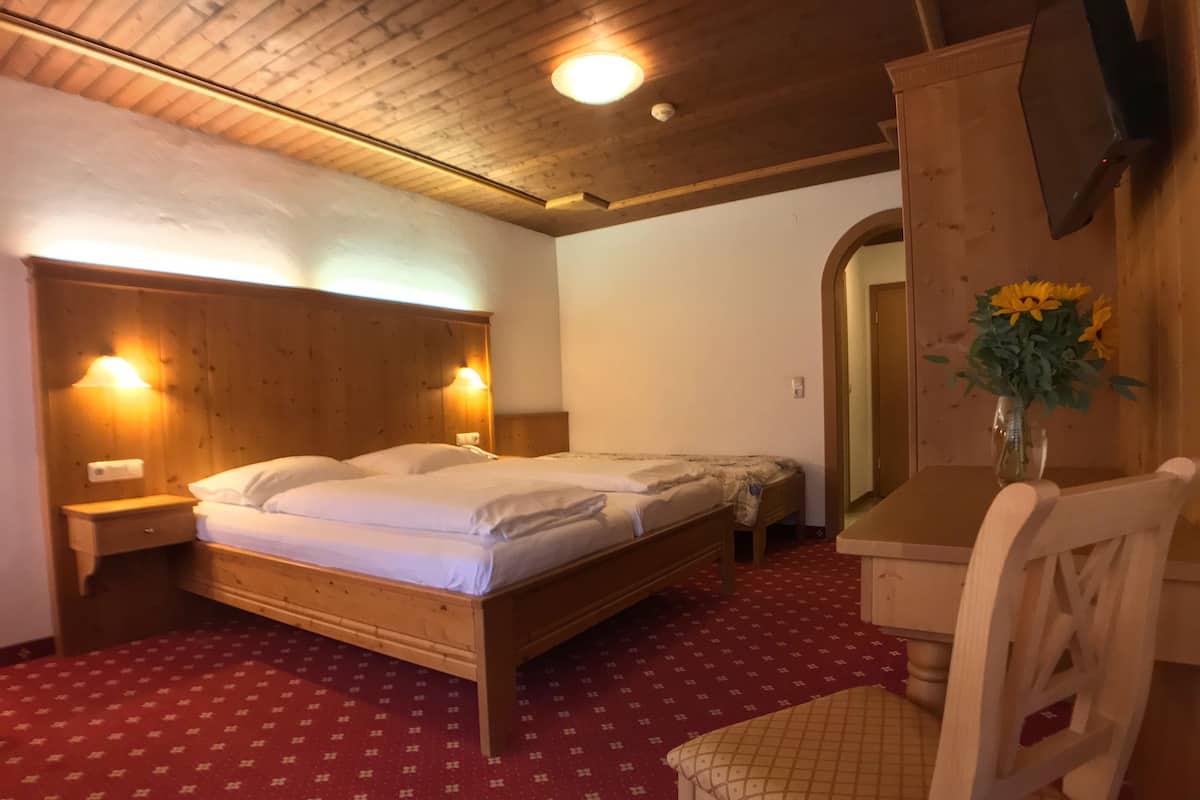 Desk, free WiFi, bed sheets