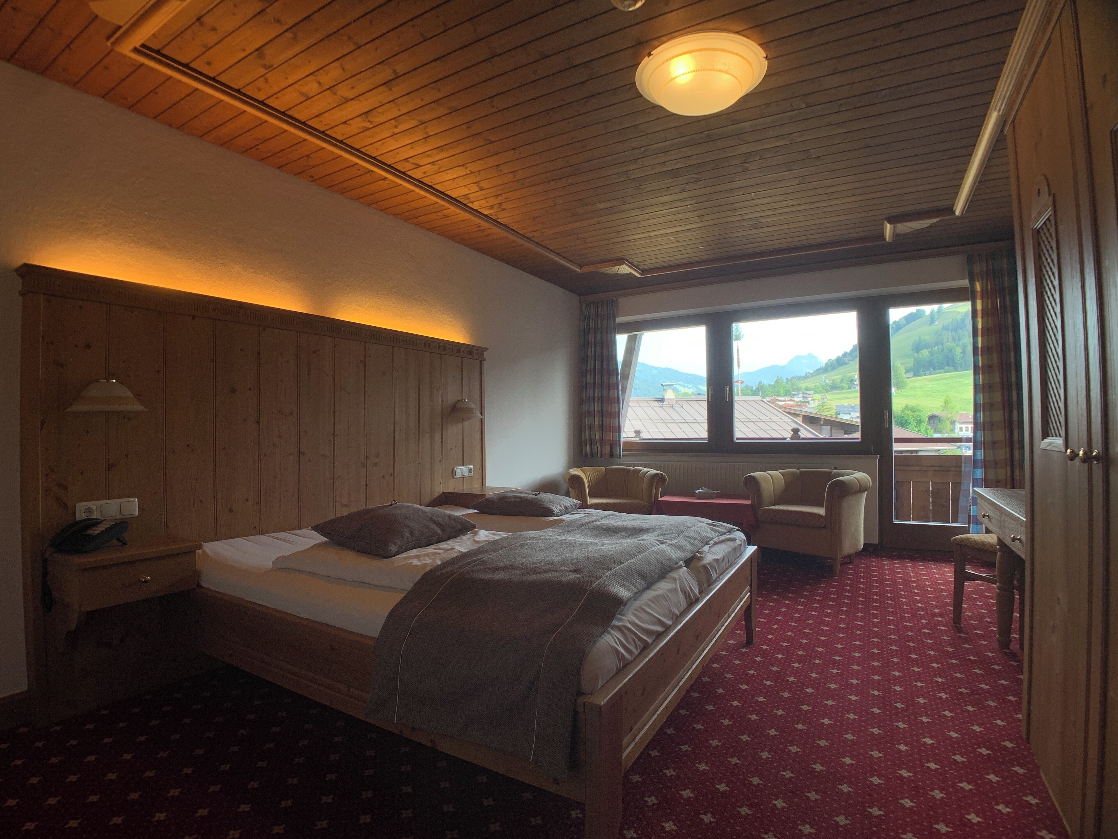 Triple Room | Desk, free WiFi, bed sheets