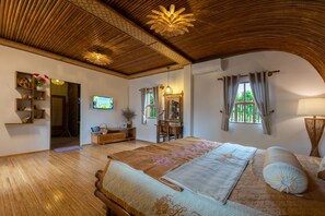 Deluxe Bungalow