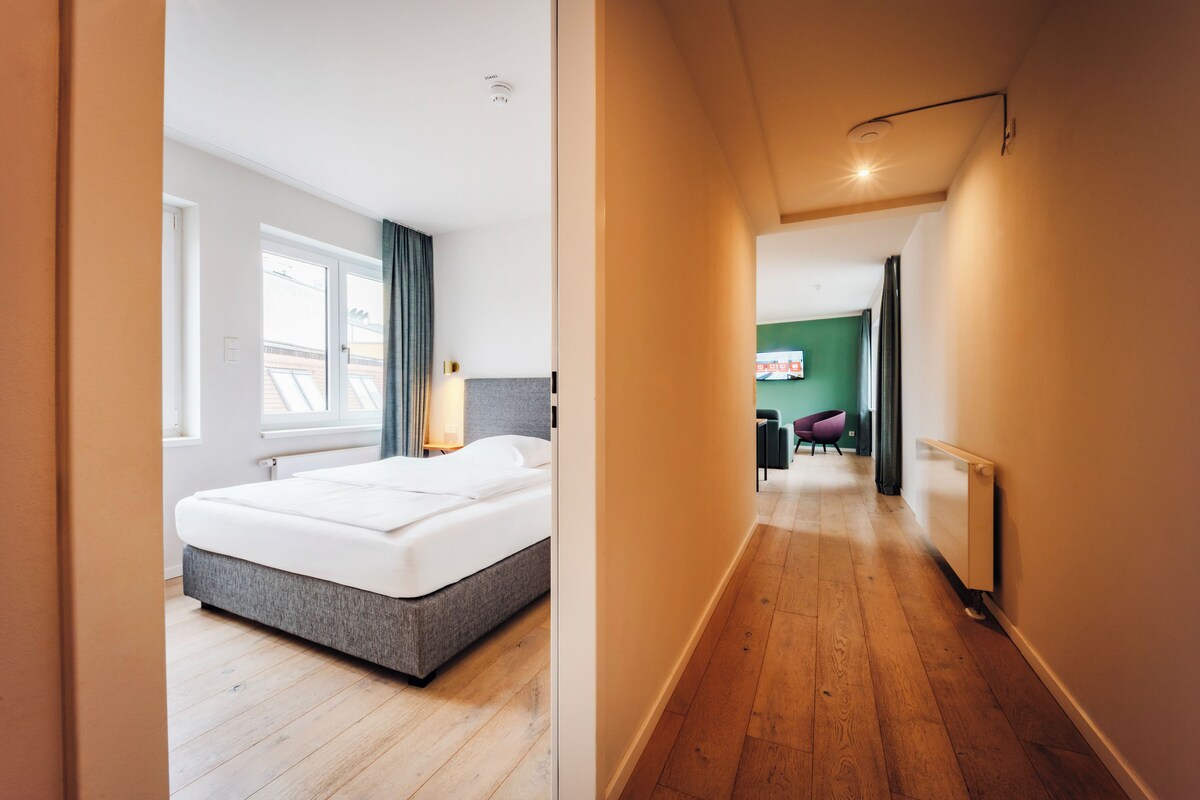  Apartment XL - King bed, balcony and separate bedroom | Ropa de cama hipoalergénica y escritorio