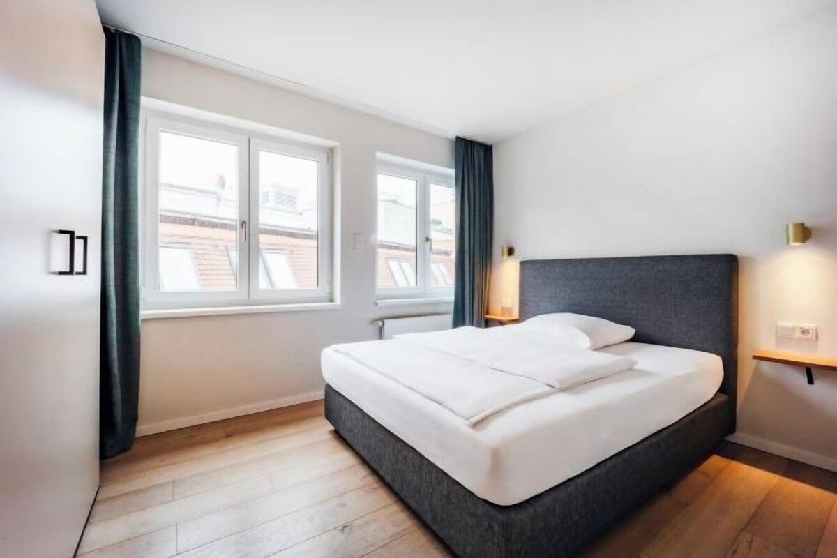 Ropa de cama hipoalergénica y escritorio 
