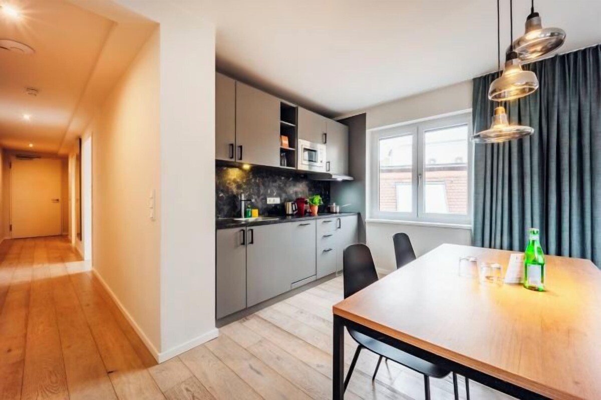 Private kitchen | Coffee/tea maker, fridge, microwave, stovetop