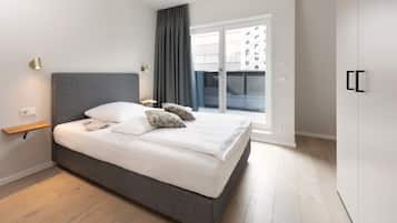 Fantastic Apartment | 防敏寢具、書桌、手提電腦工作空間、遮光窗簾/窗簾