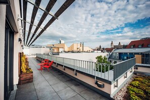 Apartment M - King bed and terrace | Terraza o patio