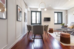 TV - Plaza España VII- Central apartment perfect for visiting Madrid (Madrid)