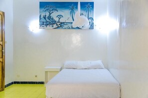 Habitación estándar doble, vistas a la piscina | Cortinas opacas, wifi gratis, ropa de cama