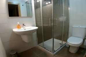 Handtücher, Seife, Toilettenpapier