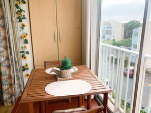 تناول الطعام