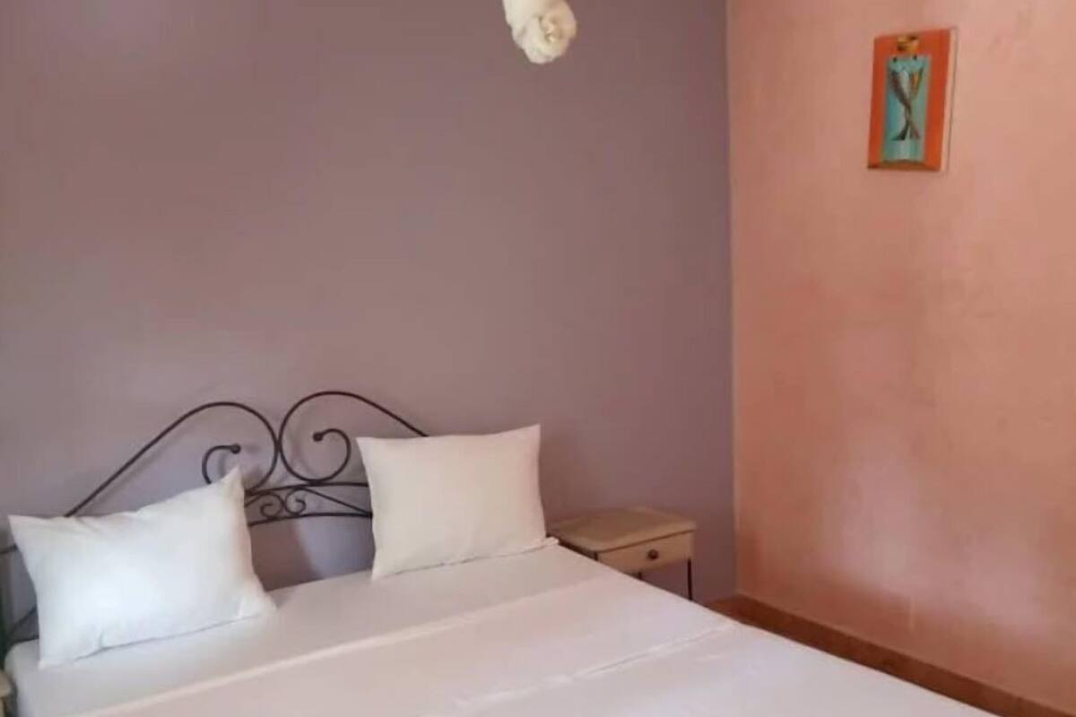 Quarto standard | Escrivaninha, cortinas blackout, camas extras/dobráveis (sobretaxa)