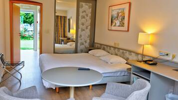 Standard Double Room | Desk, free WiFi, bed sheets