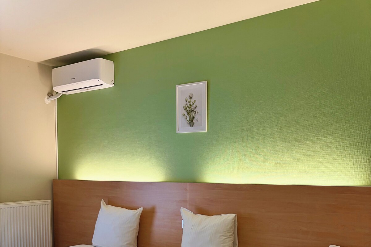 Standard-Dreibettzimmer | Schreibtisch, kostenloses WLAN, Bettwäsche