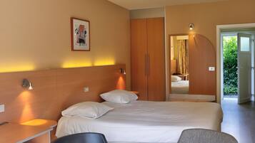 Standard Double Room | Desk, free WiFi, bed sheets