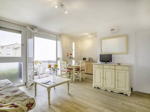Interior - Les Amandiers by Interhome (Canet-Plage)