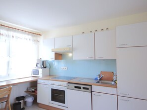 Frigorifero, microonde, forno, lavastoviglie