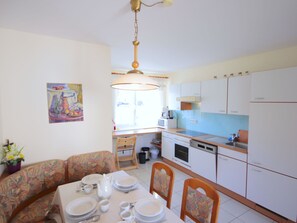 Réfrigérateur, micro-ondes, four, lave-vaisselle