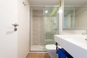 Superior Apartment, 1 Bedroom | Bathroom
