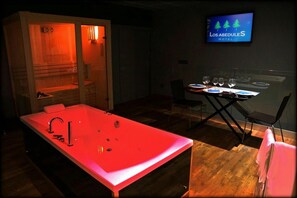 Game room - Motel Los Abedules (Oviedo)