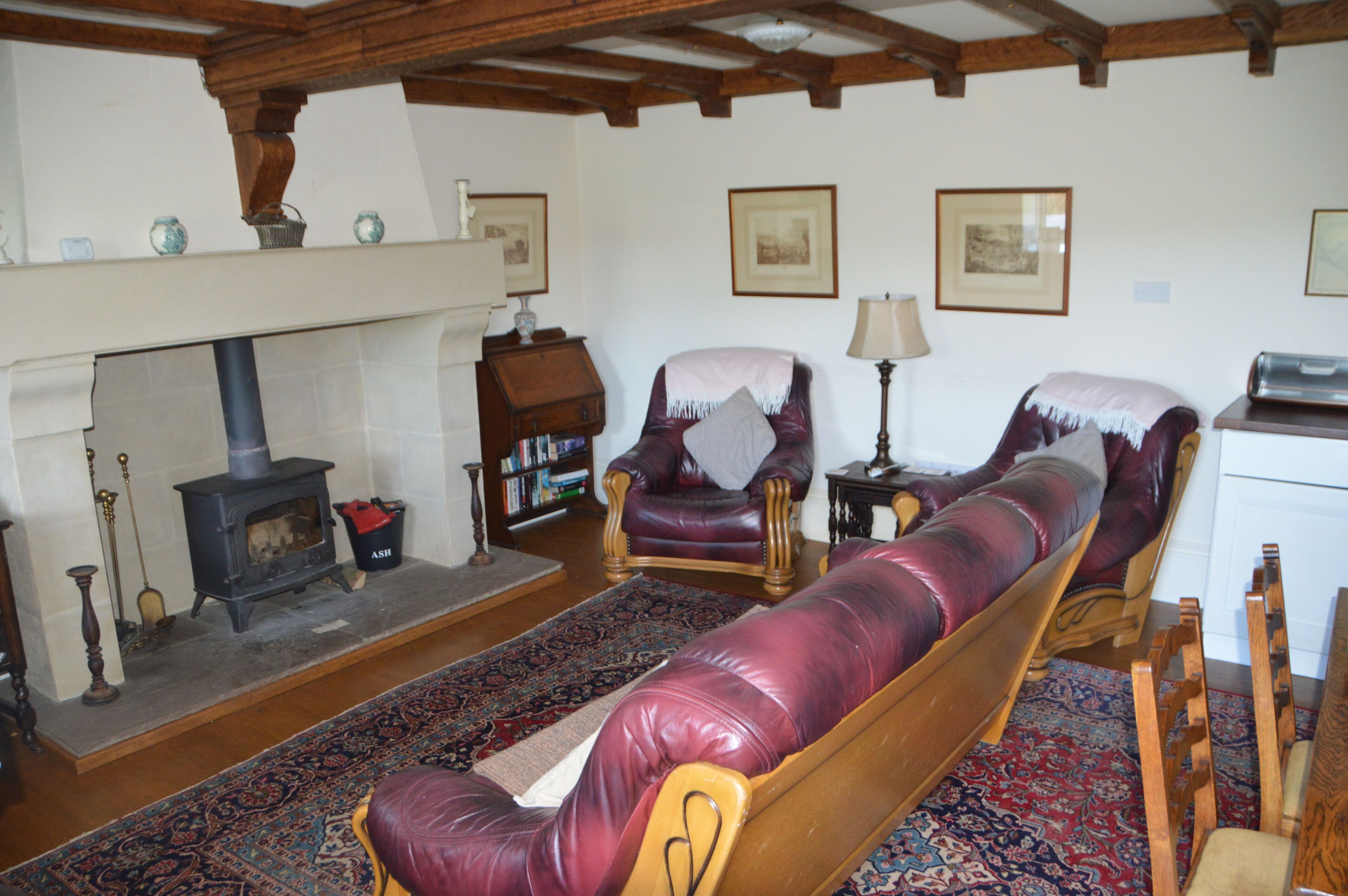 Traditional Cottage, 2 Bedrooms (Meadows' Edge) | Living area | Books