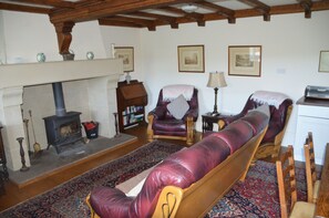 Casa rural tradicional, 2 dormitoris (Meadows' Edge) | Sala d'estar | Llibres 