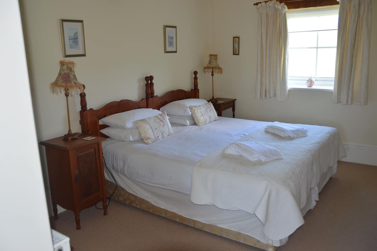 Traditional Cottage, 2 Bedrooms (Brock Cottage) | 2 bedrooms, individually decorated, individually furnished