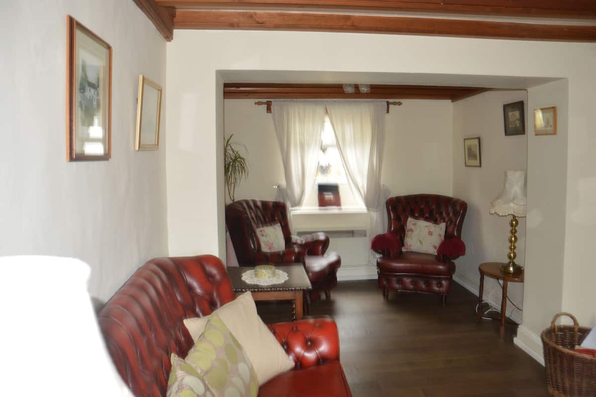 2 bedrooms, individually decorated, individually furnished