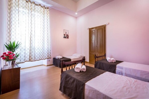 Dreibettzimmer, Gemeinschaftsbad