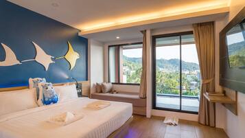 Family Sea Tales Pool Terrace | Coffres-forts dans les chambres, bureau, rideaux occultants