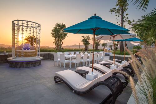 Sun deck
