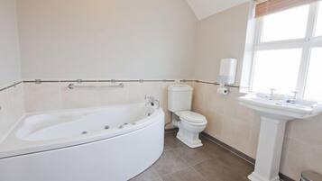 Cottage | Bathroom