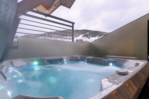 Outdoor spa tub - Winter Granita Penthouse Living | Ski In/Out, Mountain Village Core, Hot Tub (Mountain Village)