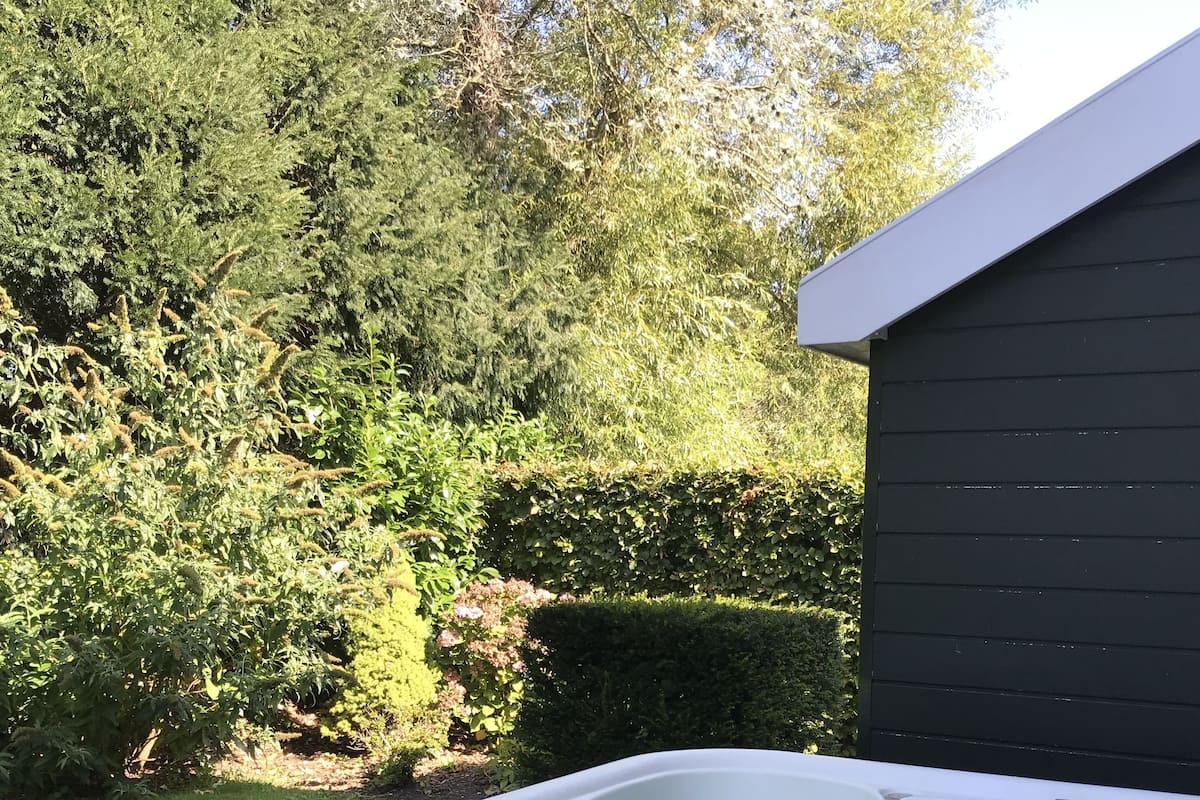 Casa, 2 habitaciones, hidromasaje (Koningshoeve Sauna & Jacuzzi 4 pers.) | Tina de hidromasaje privada