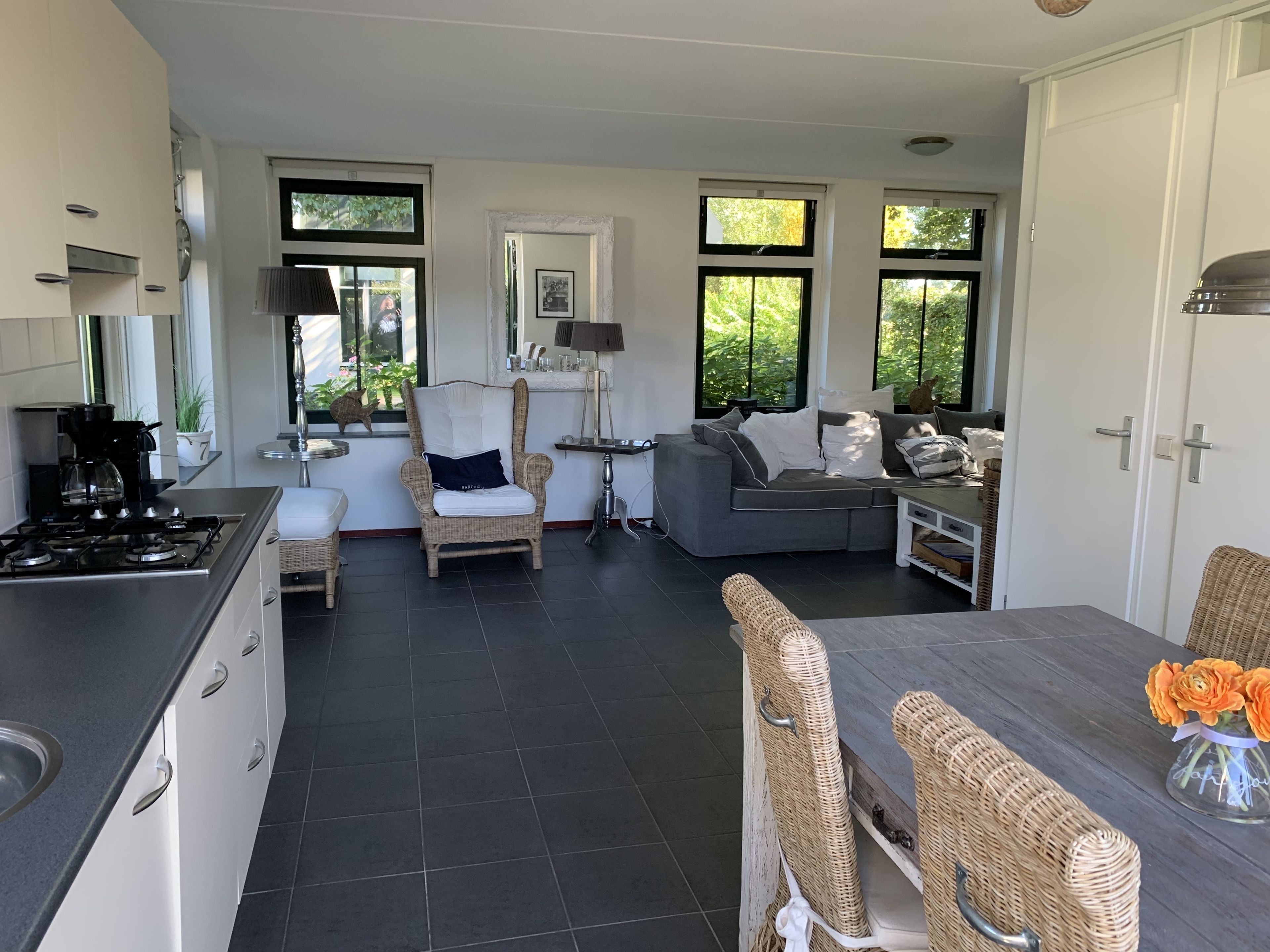 House, 3 Bedrooms (Restyled Koningshoeve 4 pers.) | Private kitchen | Fridge, microwave, oven, stovetop