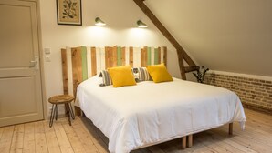Comfort Suite, 2 Bedrooms | Premium bedding, desk, laptop workspace, blackout curtains - Au Souffle de Vert (Bouvaincourt-sur-Bresle)