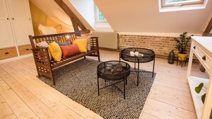 Comfort Suite, 2 Bedrooms | Living area | 80-cm flat-screen TV with digital channels, TV - Au Souffle de Vert (Bouvaincourt-sur-Bresle)