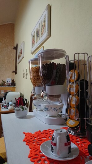 Free daily buffet breakfast - B&B Da Andreina (Guspini)