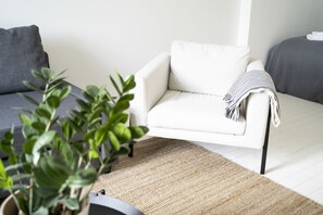 Studio, City View | Living room | 40-inch Smart TV with cable channels, TV - HVC Apartments Mechelininkatu 6 (Helsinki)