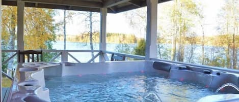Baignoire à remous extérieure