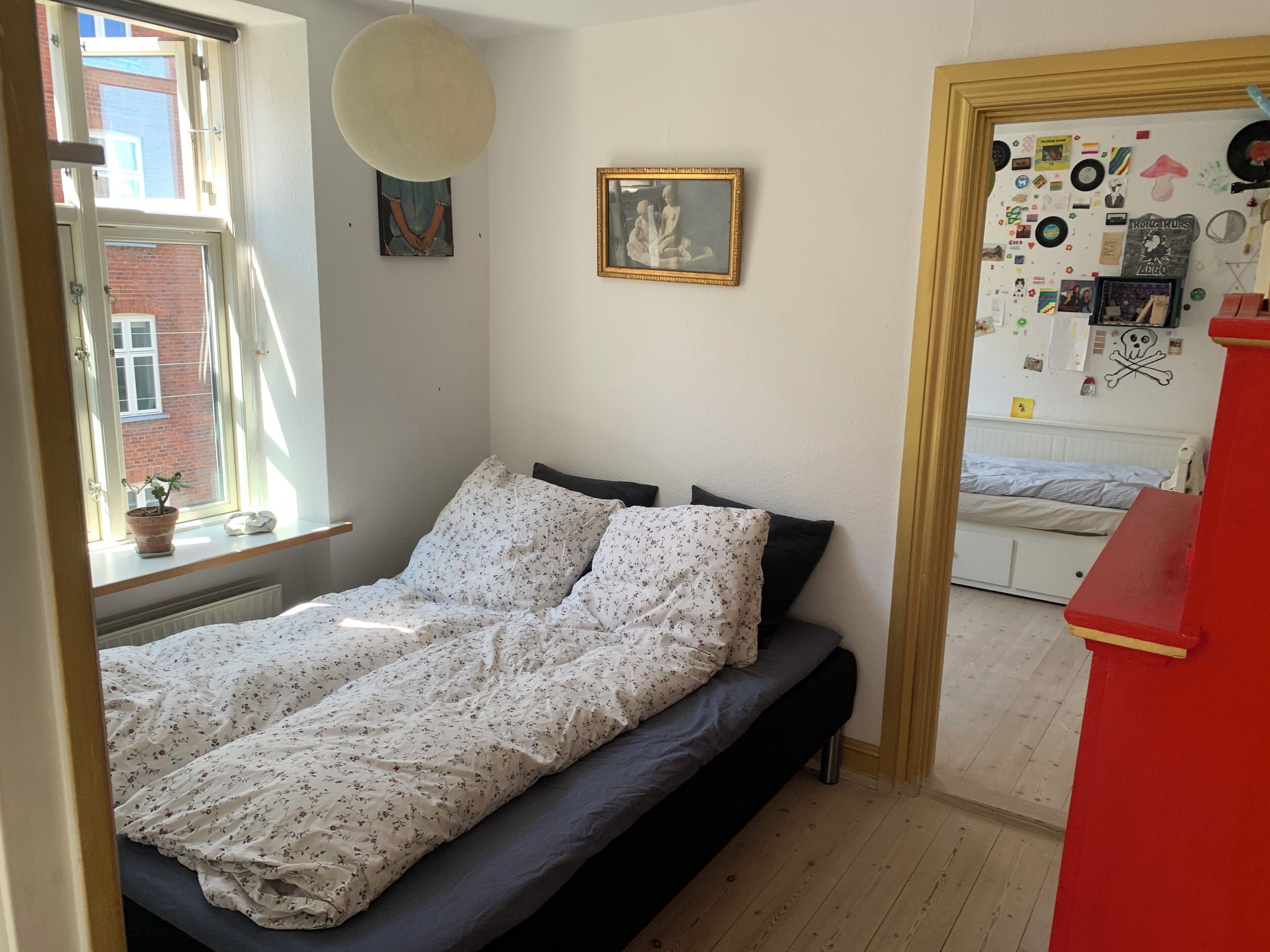 2 slaapkamers, een strijkplank/strijkijzer, gratis wifi, beddengoed