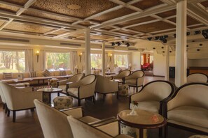 2 bars/lounges - MS Da Vinci, Luxor - Luxor 7 Night Cruise Sat-Sat (Luxor)