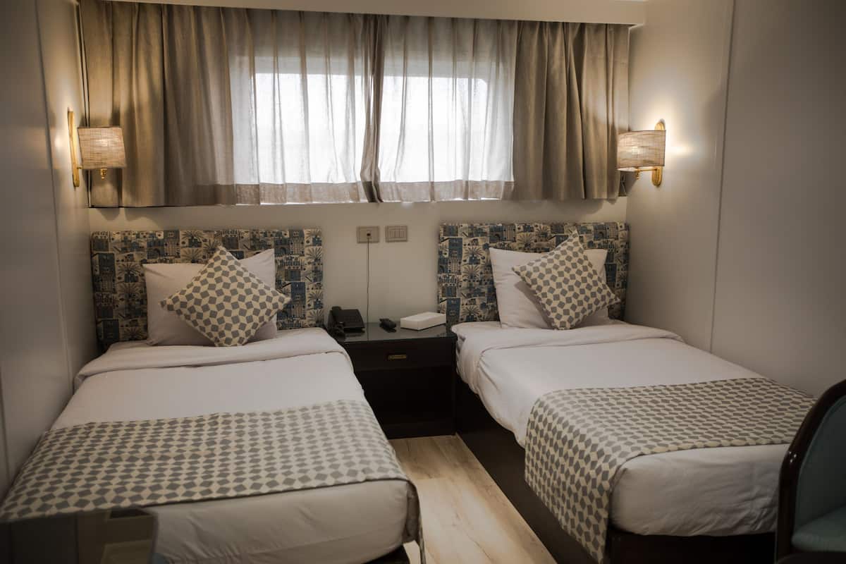 1 bedroom, desk, blackout curtains, WiFi