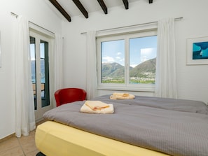 2 bedrooms, free Internet