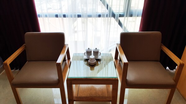 Habitación doble Deluxe | Minibar, escritorio, cortinas blackout y wifi gratis 