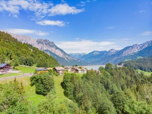 Unclassified image, 2 of 18, button