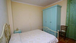 Cunas gratuitas y ropa de cama